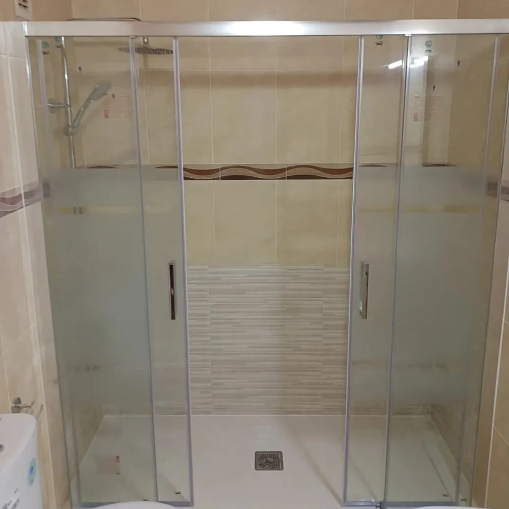 Bañera cambiada por pie de ducha en Toledo